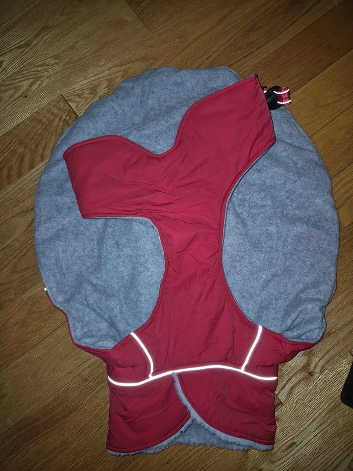 Weather resistant lined/warm dog coat - XL - photo 2