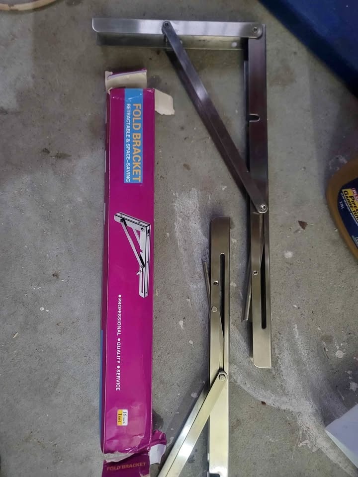Foldable 16" Shelf Brackets - Pair
