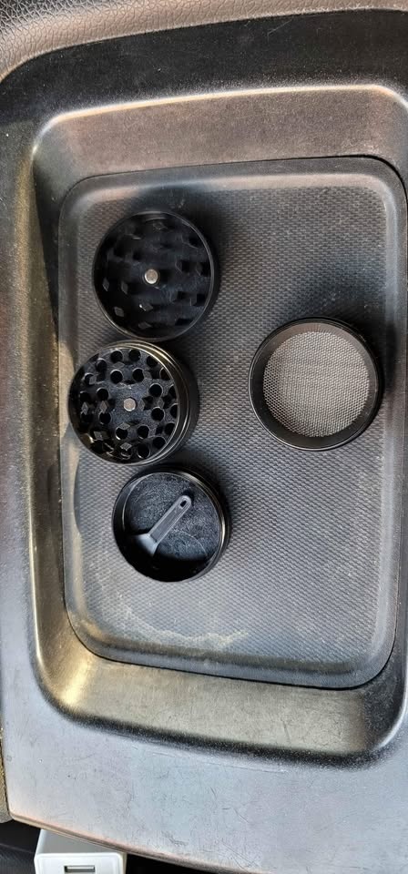 Herb grinder - photo 2