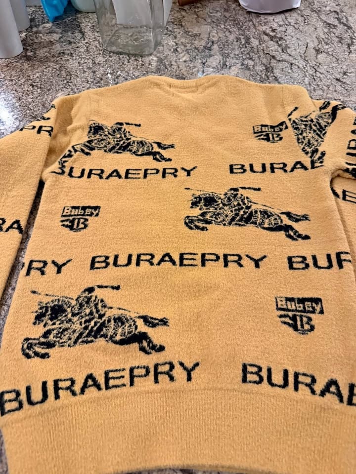 Burberry Cashmere Wool Crew Neck Sweater - Size M