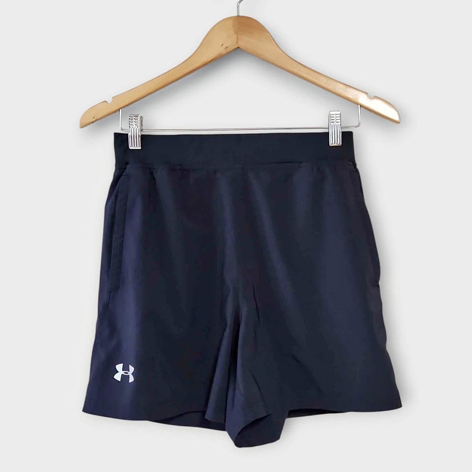 Under Armour Black Athletic Youth/Teen Shorts Size Large