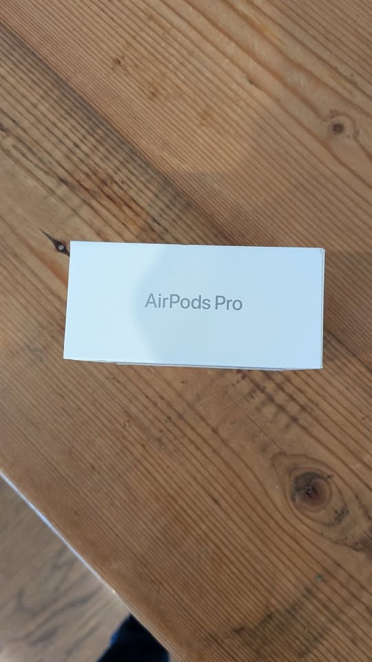 Airpods pro 3 - photo 2