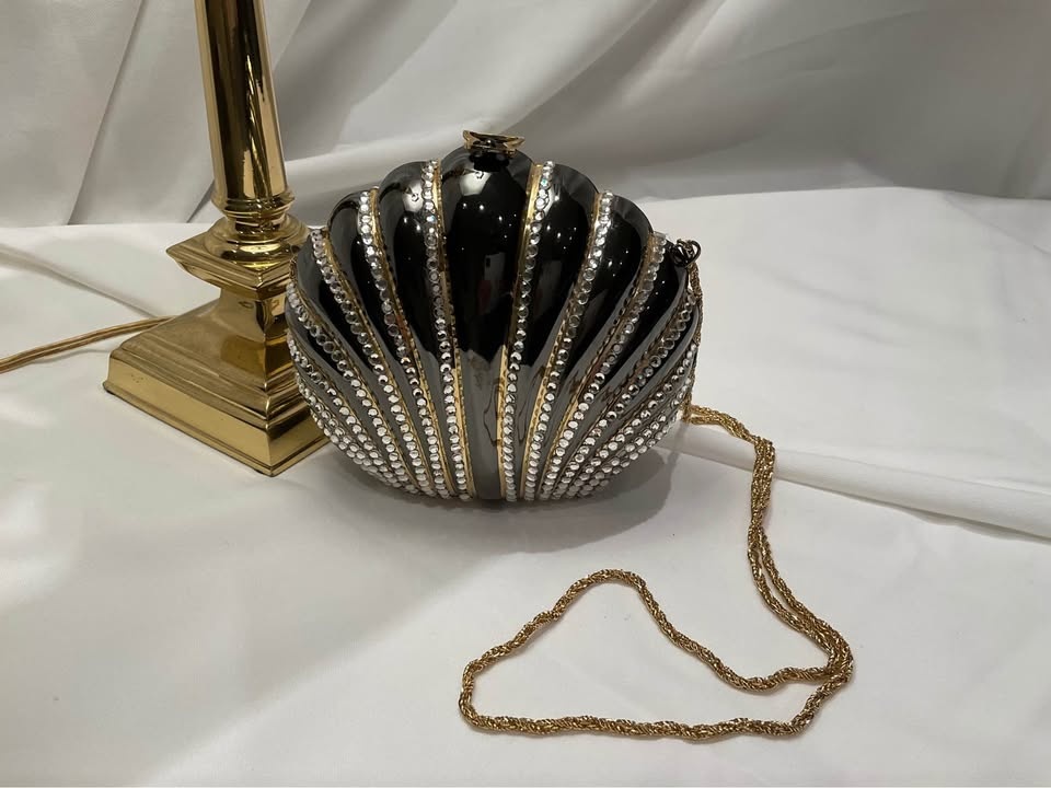 Ladies Purse Vintage Shell Purse - photo 2