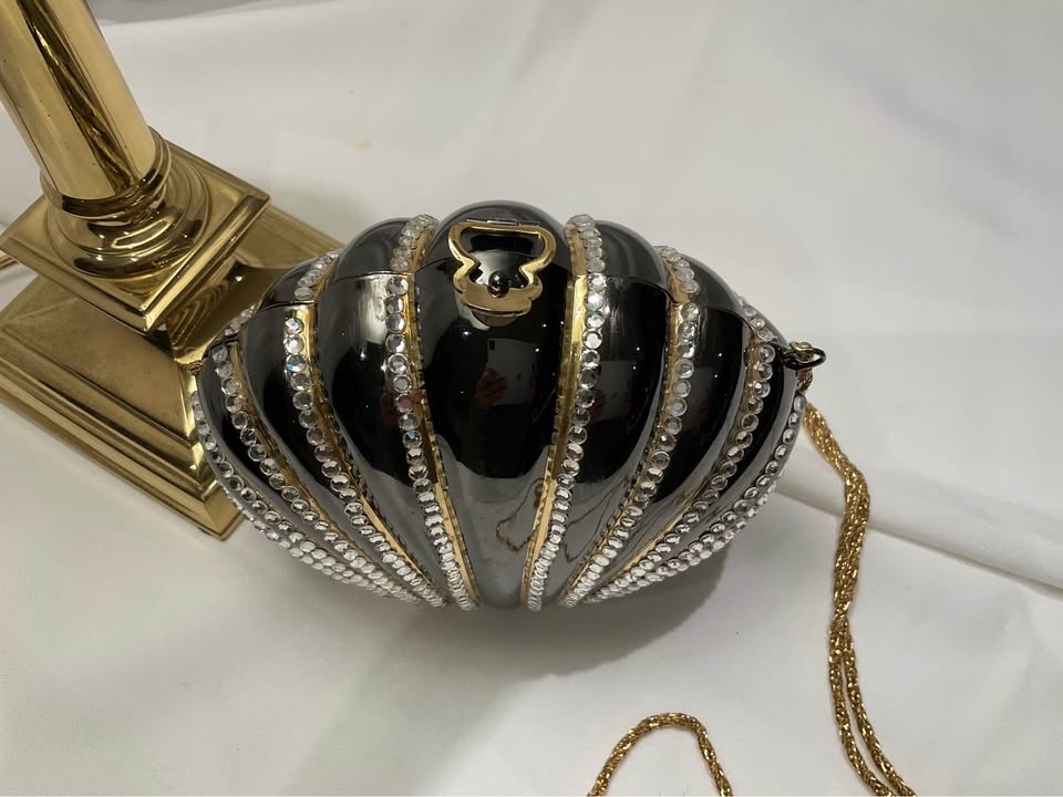 Ladies Purse Vintage Shell Purse - photo 3