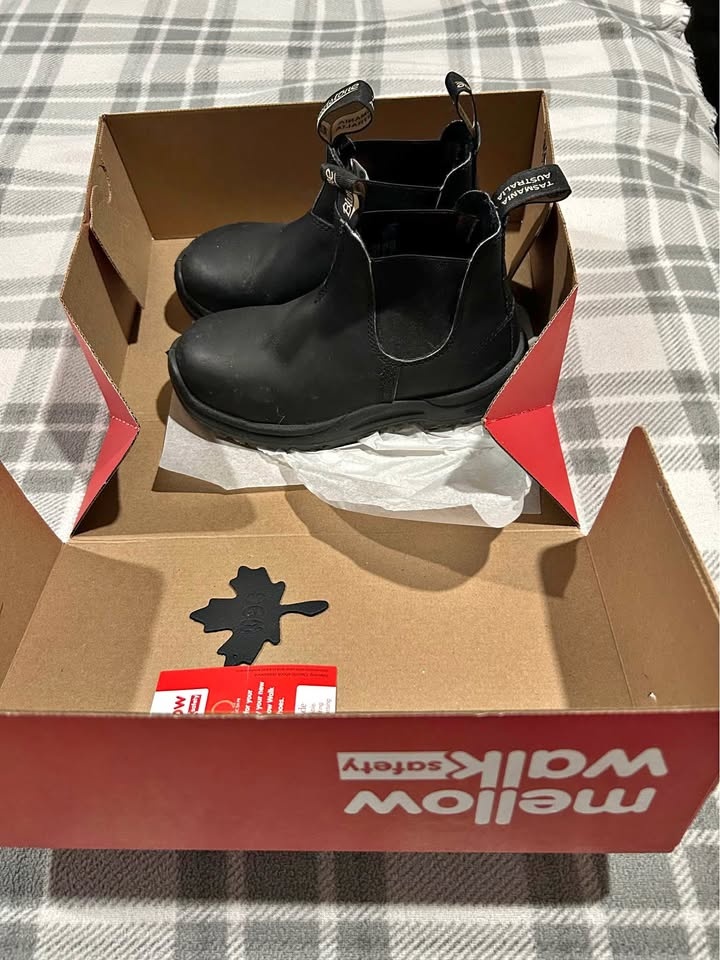 Mellow Walk Steel Toe Work Boots – (Worn Once!)