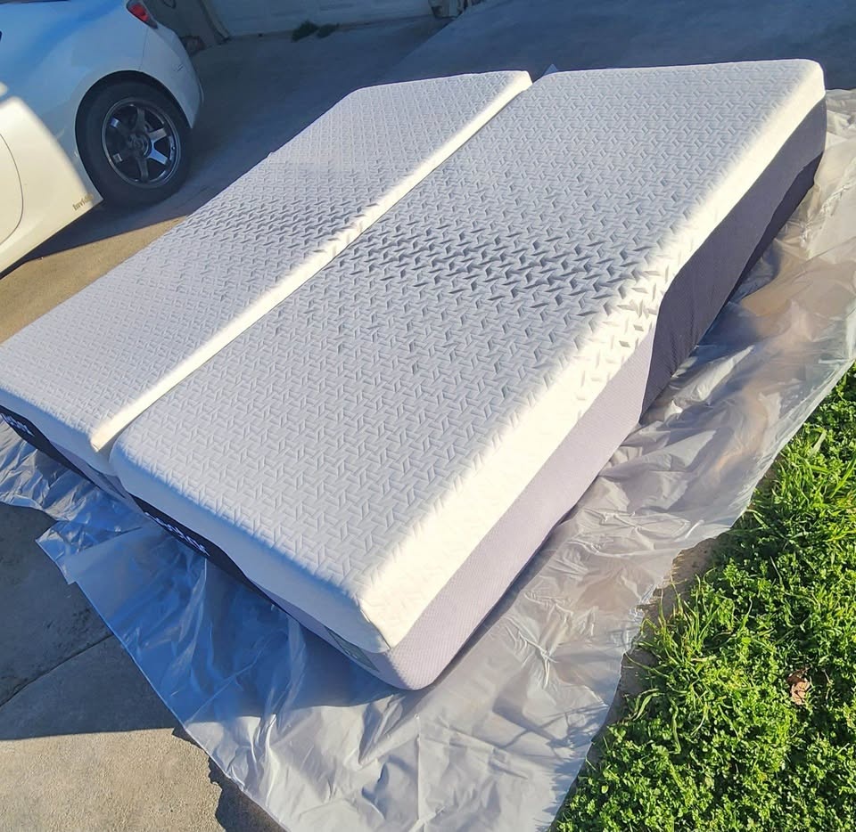Nectar Premier Memory Foam Twin XL Mattress - Like New - photo 2