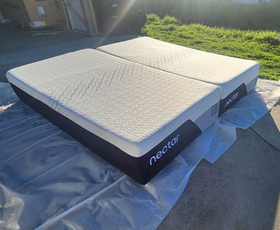 Nectar Premier Memory Foam Twin XL Mattress - Like New - photo 4