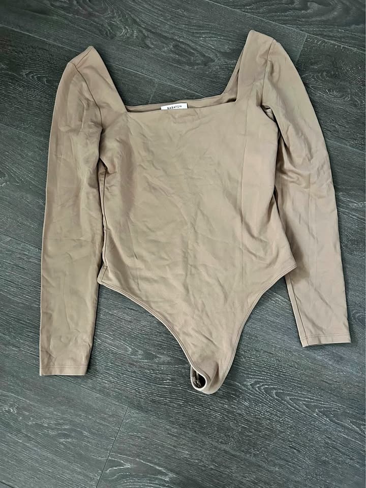 Babaton Long Sleeve Square Neck Bodysuit - Size Medium