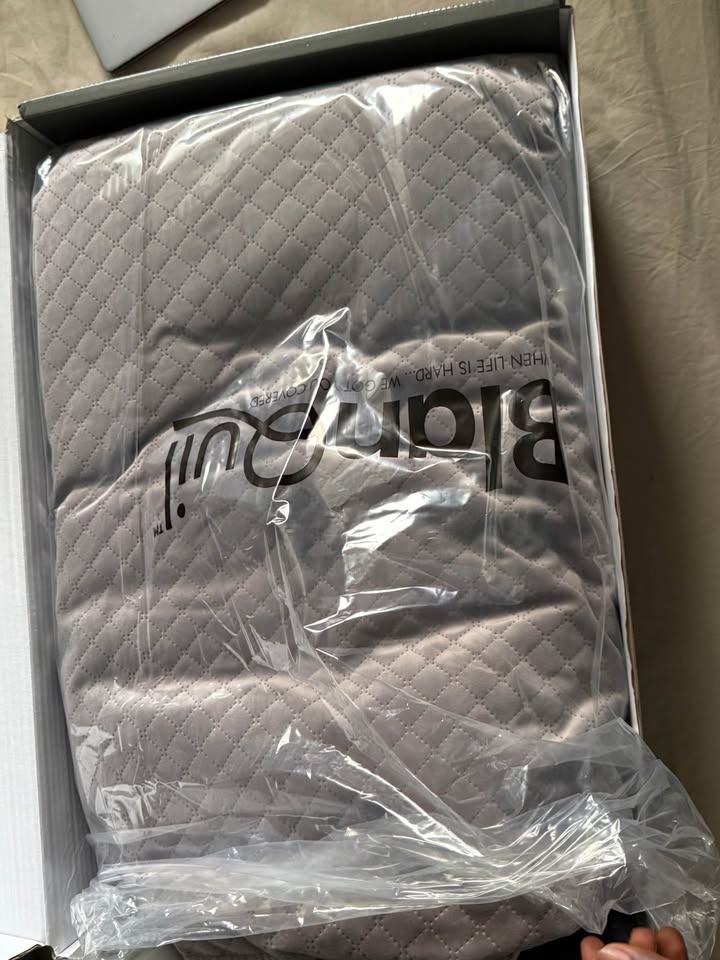 BlanQuil Premium Weighted Blanket - Brand New in Box! - photo 4