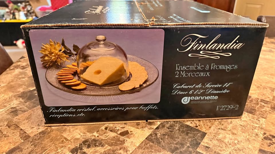 Finlandia Jeannette 2-Piece Glass Cheese Set