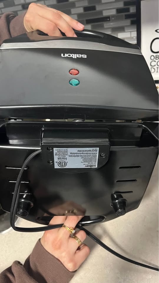 Salton Waffle Maker - photo 3