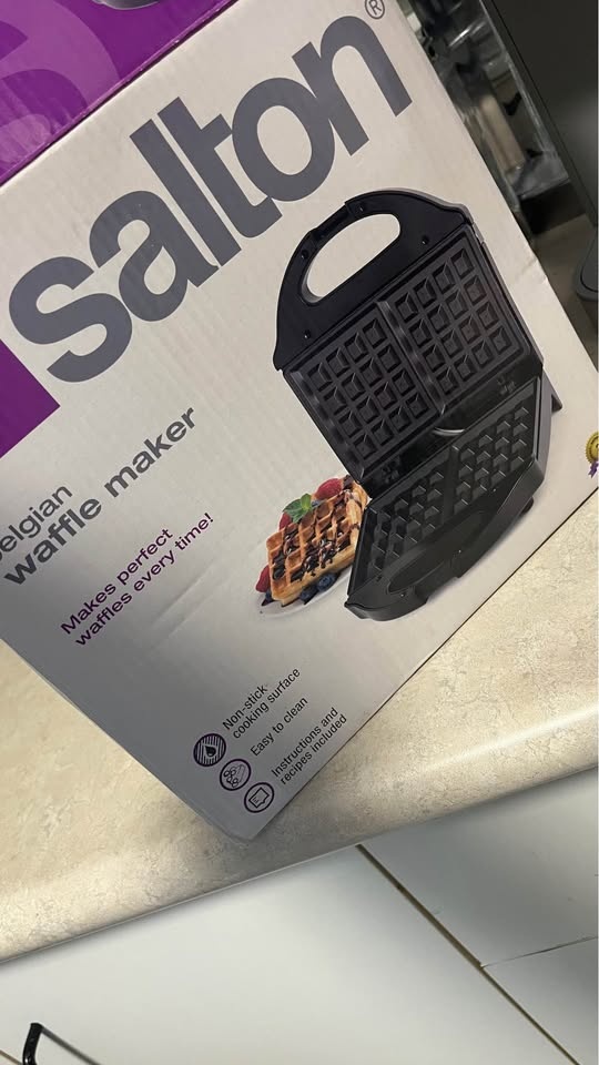 Salton Waffle Maker - photo 4