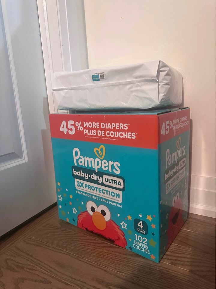 Pampers Diapers Size 4 - 153 Count
