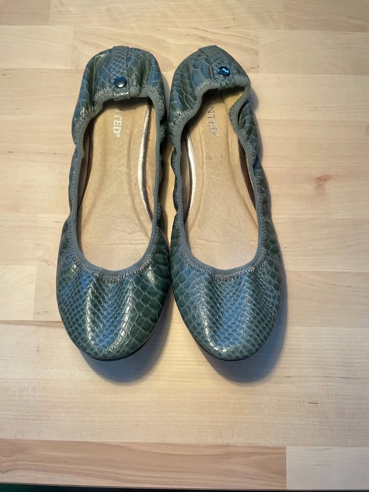 Green khaki Ballet flats shoes , size US 7 - US 7.5