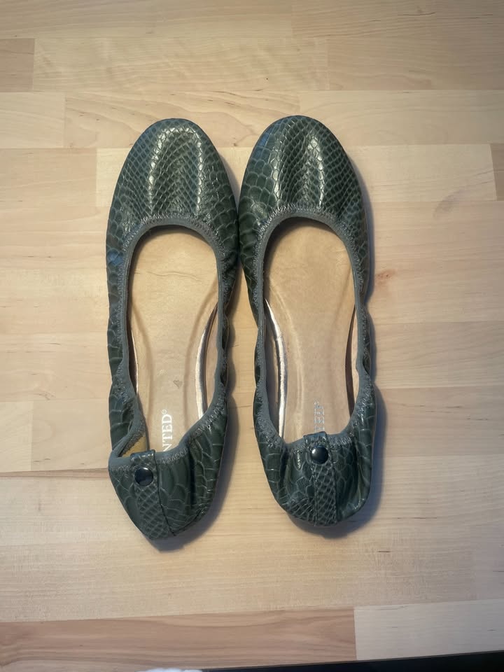 Green khaki Ballet flats shoes , size US 7 - US 7.5 - photo 2