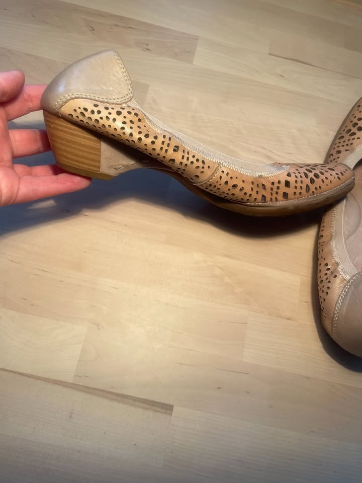 Pikolinos Gandia Laser-Cut Leather Slip-On Loafers EU 40 US 39 - photo 2