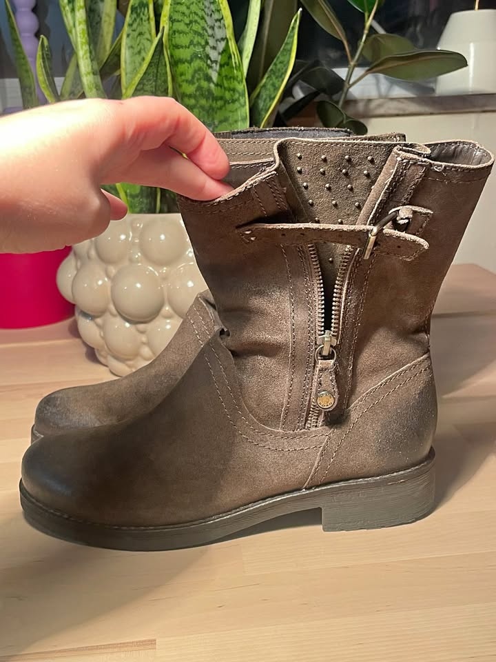 Geox Brown Suede Ankle Boots - US 8 / EU 38.5