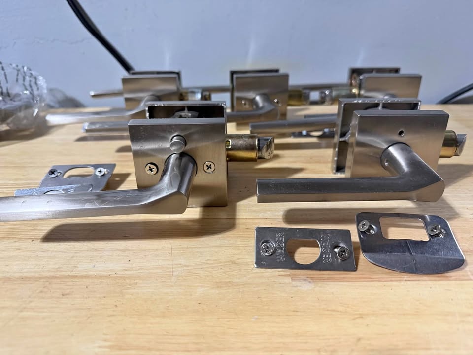 Weiser Door Levers/Knobs (No Locks) - 4 Available
