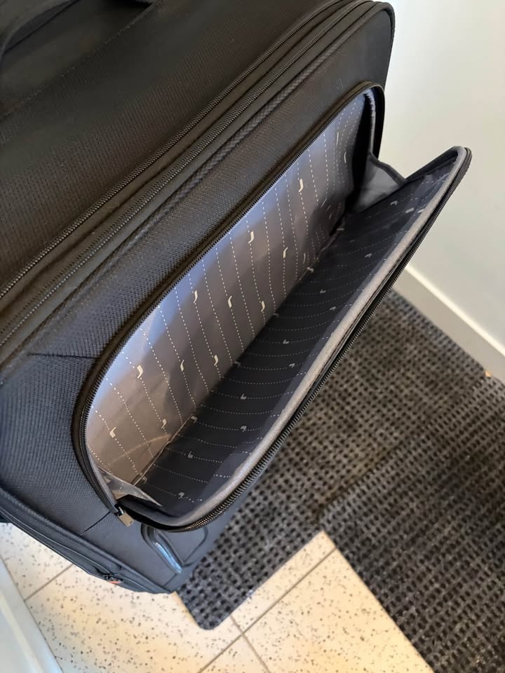 XL Suitcase – 32-inch, Lightweight - photo 5