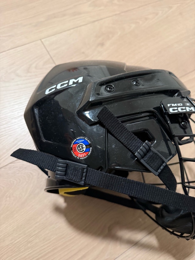 CCM Hockey Helmet with Cage (size XS) - photo 3