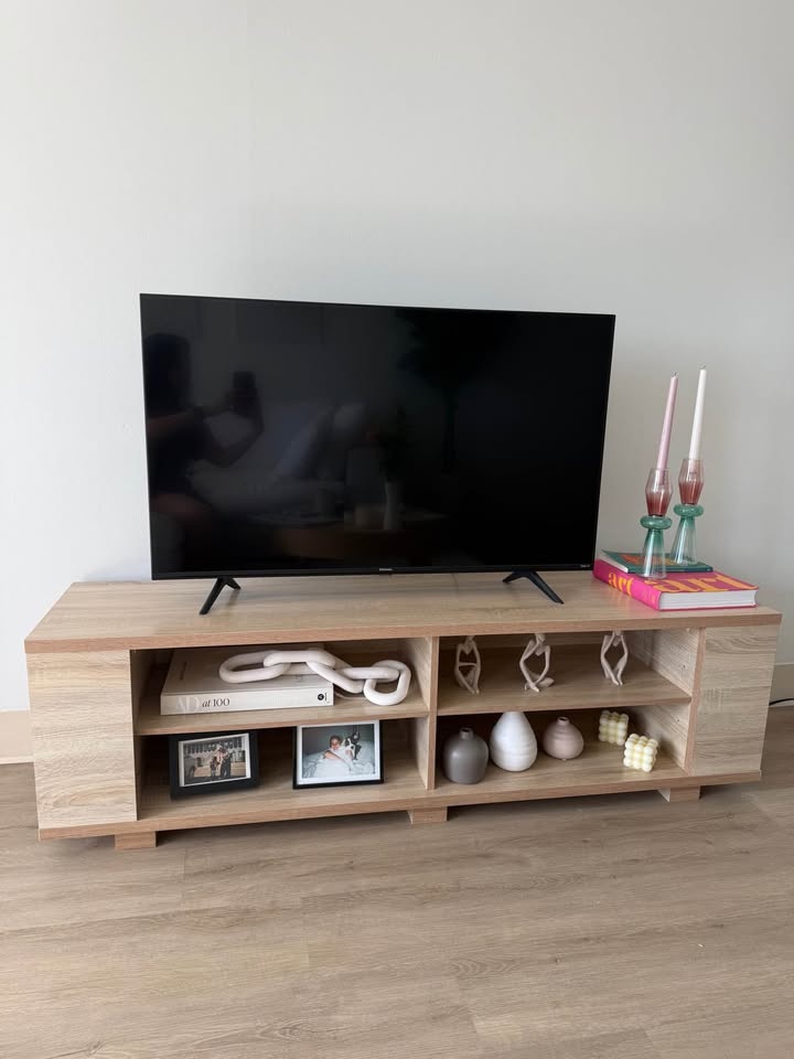 TV Console / Media Center - photo 2