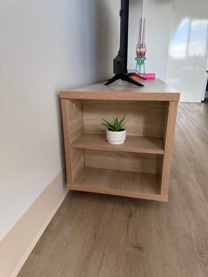 TV Console / Media Center - photo 3