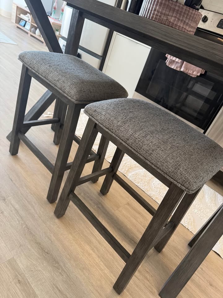 Kitchen table + stools - photo 3