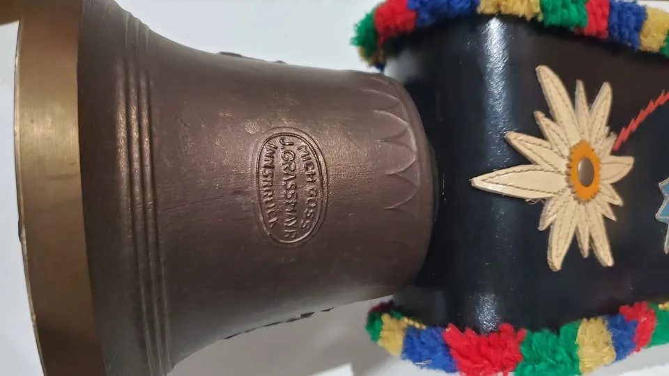 Cowbell 25 inch, leather and brass bell image indicator(5)