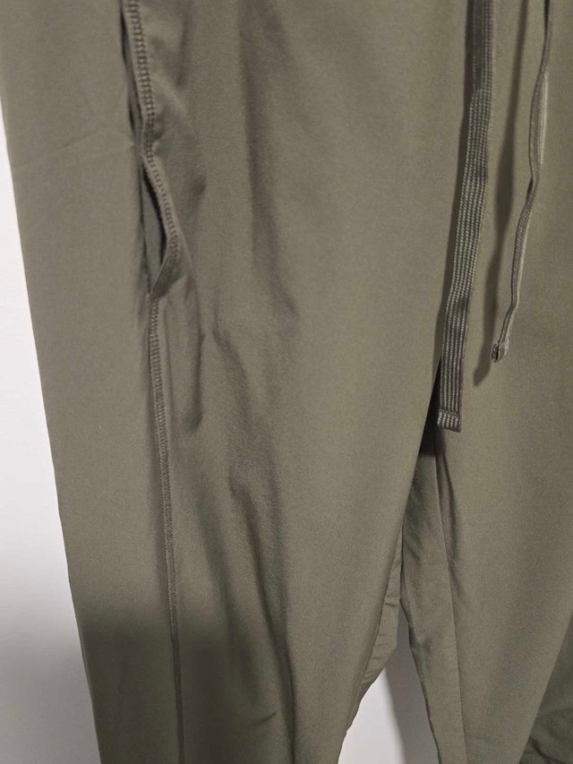 Brand new Womens S-M bottoms never worn - photo 2