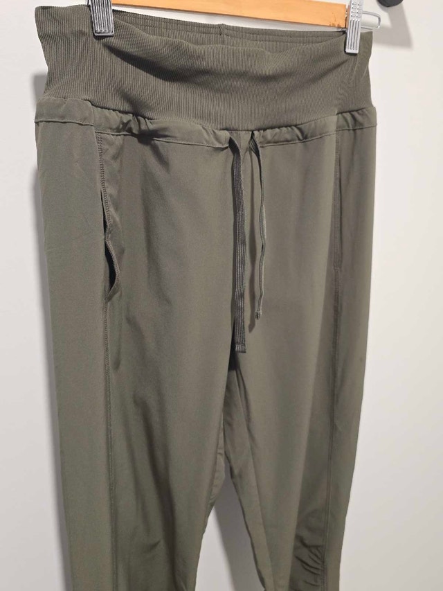 Brand new Womens S-M bottoms never worn - photo 3