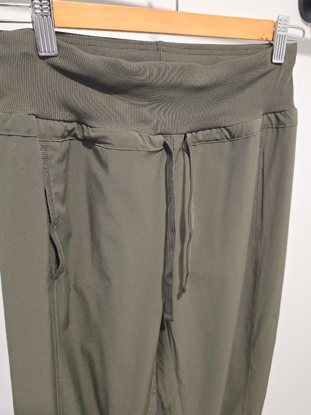 Brand new Womens S-M bottoms never worn - photo 4