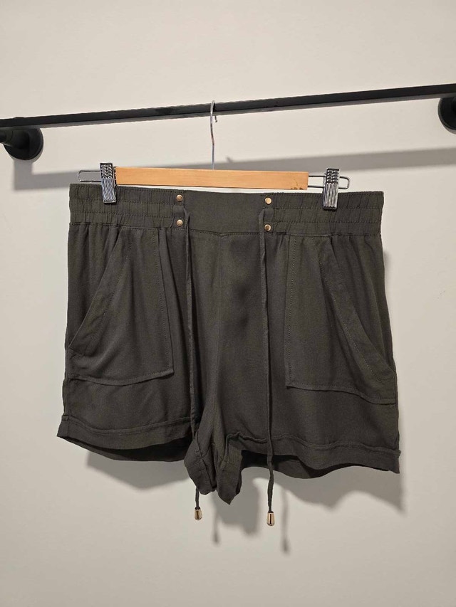 Brand new womens M shorts never worn
