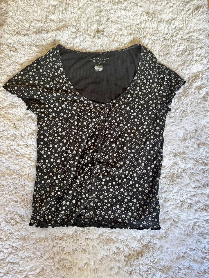 American Eagle Super Soft Floral Top