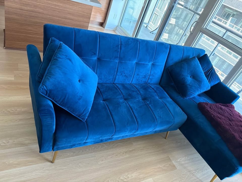 Convertible Sectional Couch + Guest bed. - photo 3