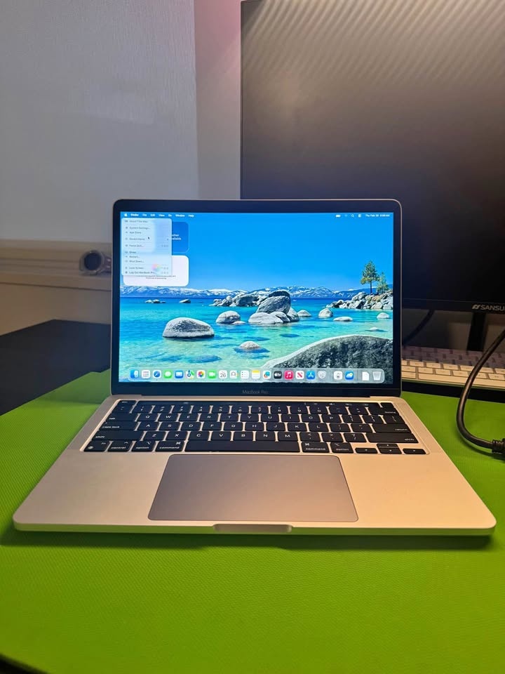 MacBook Pro 13-inch M2 2022 8GB RAM 256GB SSD