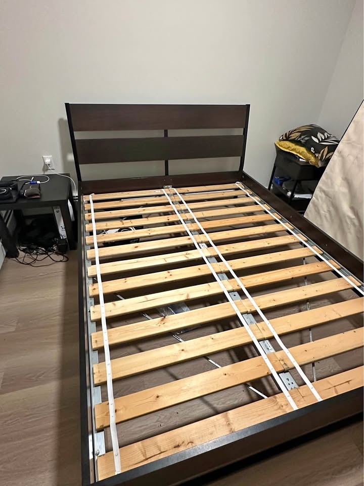 Queen Bedframe