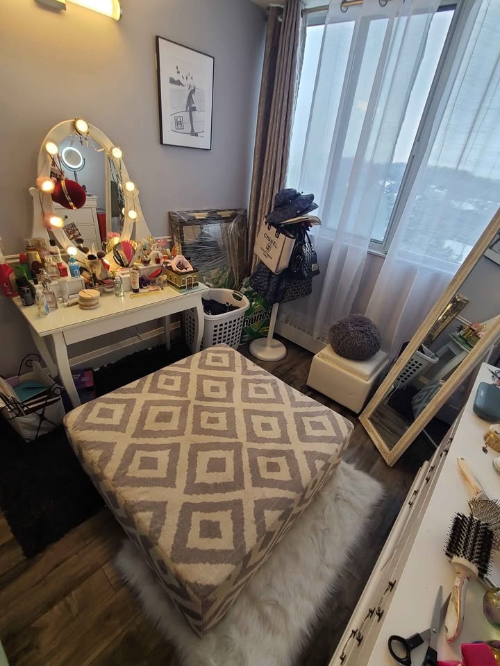 🇨🇦 Large comfy Ottoman - photo 5