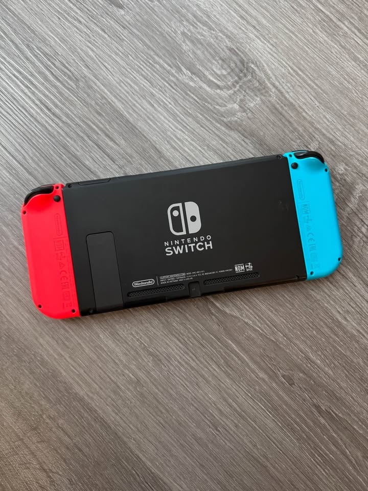 Nintendo Switch Console - photo 3