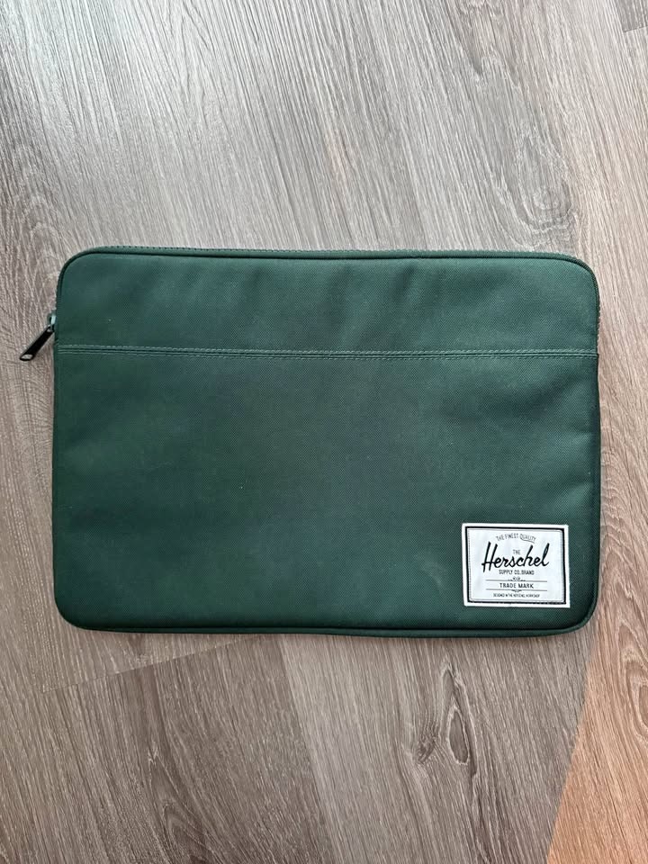 Herschel Anchor Sleeve 16 Inch