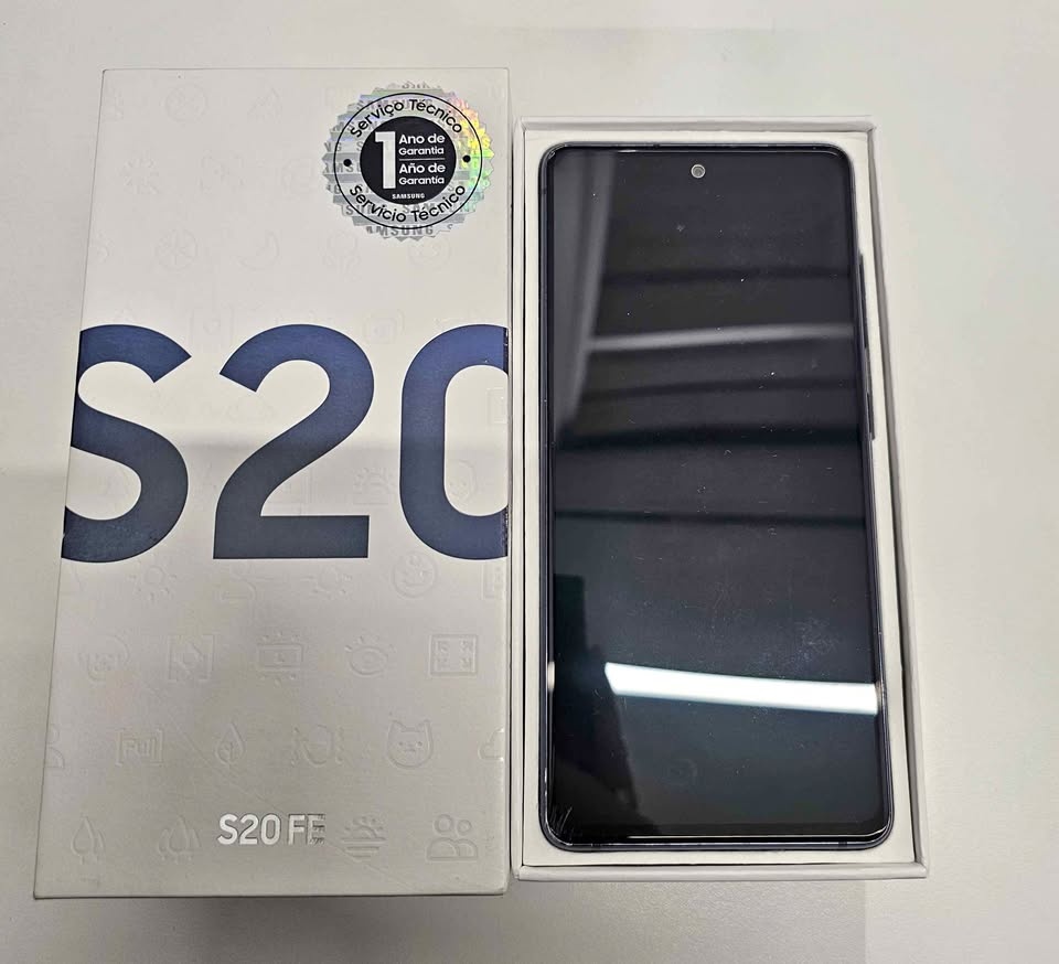 Samsung Galaxy S20 FE (5G) 128GB Unlocked Smartphone - Cloud Nav