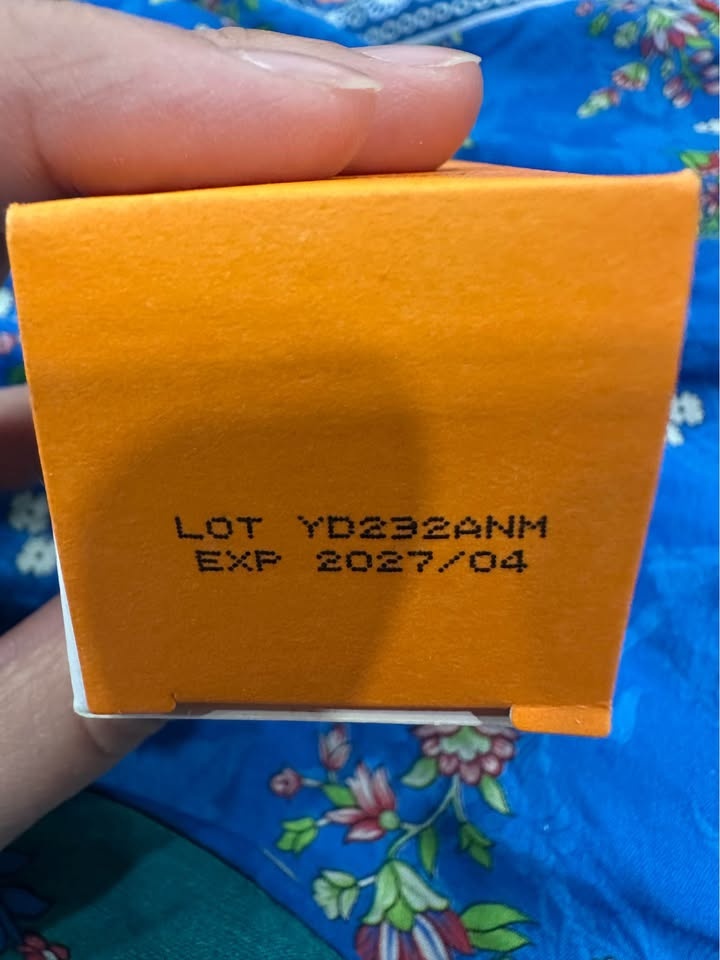 NEW Tinted Live Hueguard Tint SPF 50+ Sunscreen - never opened - photo 3