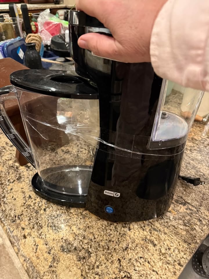 Dash Iced Coffee Maker - photo 2