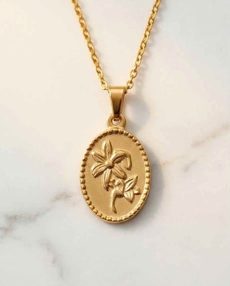 18K Gold Plated Stainless Steel Floral Pendant Necklace