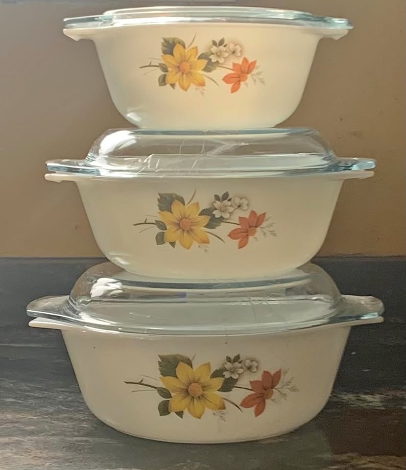 Autumn Glory Pyrex Casserole Dish Set (MUST GO)