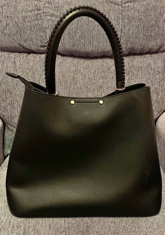 Black Shoulder Bag (MUST GO)