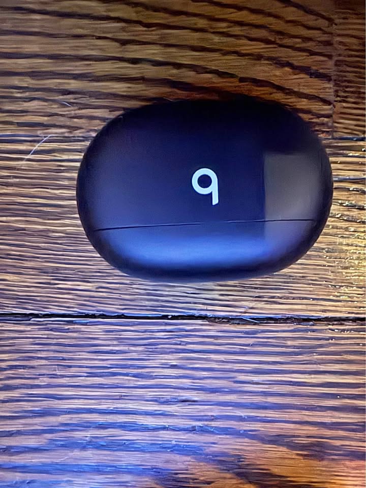 Black Beats Studio buds