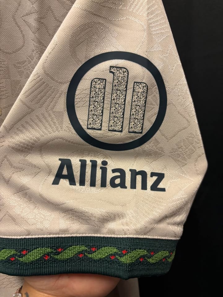 Bayern Munich 2025/26 Wiesn Festival Jersey - Medium - photo 3