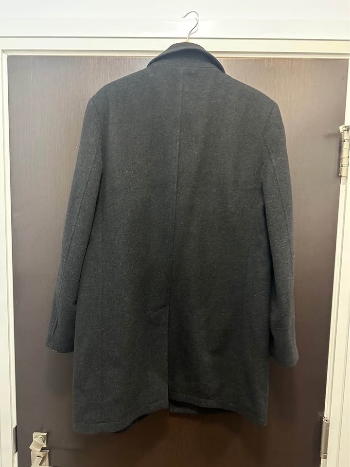Wool overcoat, size 40R perfect for winter. - photo 3