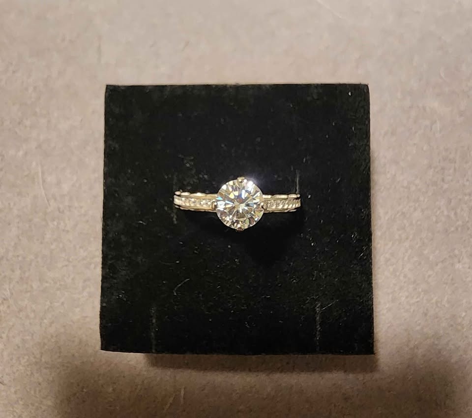 New Moissanite 1 carat sterling sliver ring - photo 2