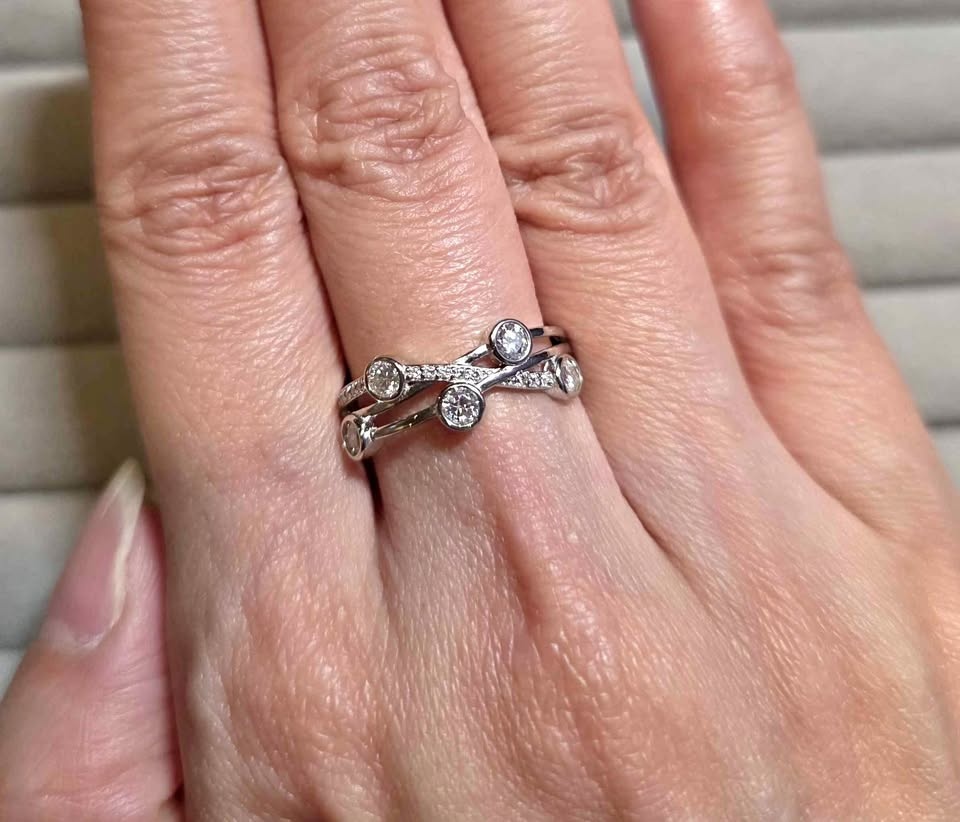 New Moissanite Sterling Silver Design Ring